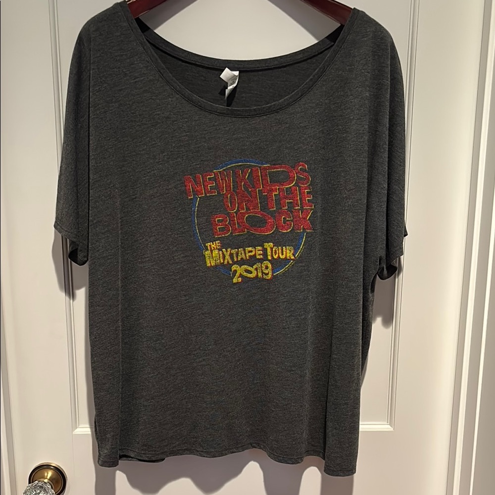 New Kids on the Block “The Mixtape Tour 2019” wide scoop neck T shirt